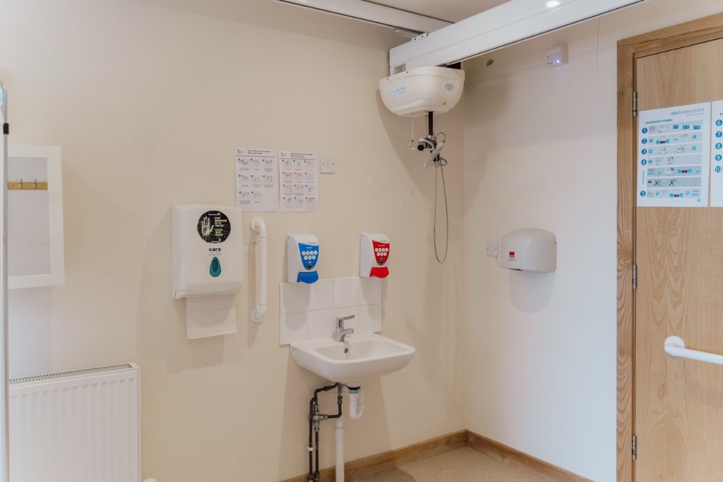 Accessible sink and wash facilities