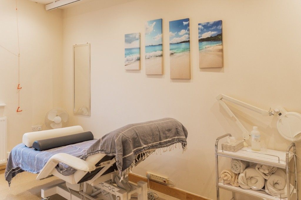 Complementary therapy suite therapy bed and equipment